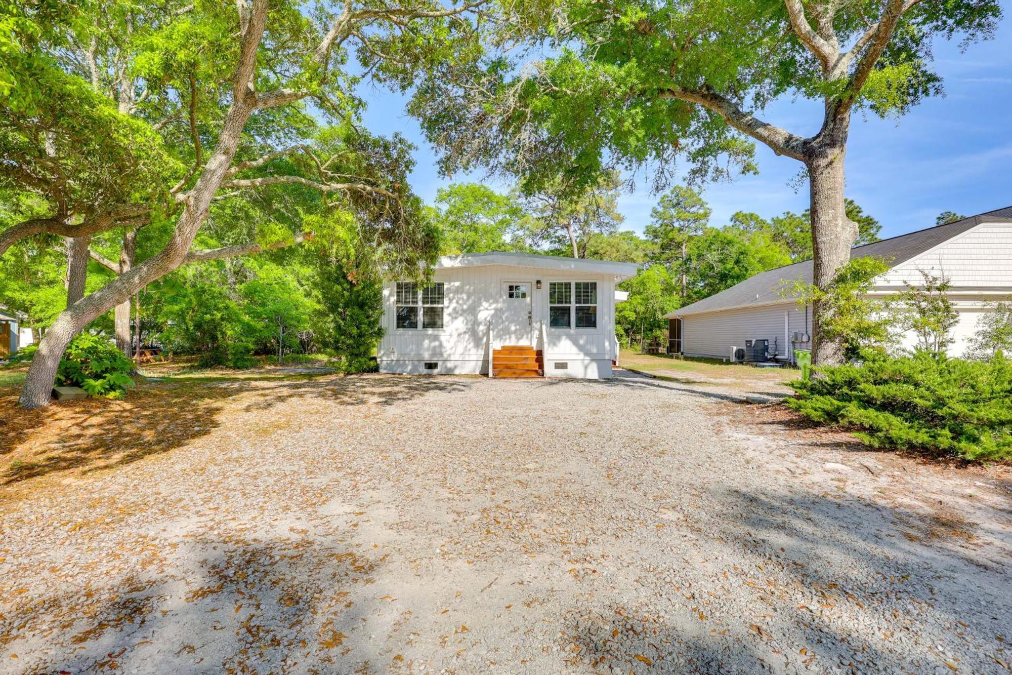 Modern Oak Island Escape 1 Mile To Long Beach! エクステリア 写真