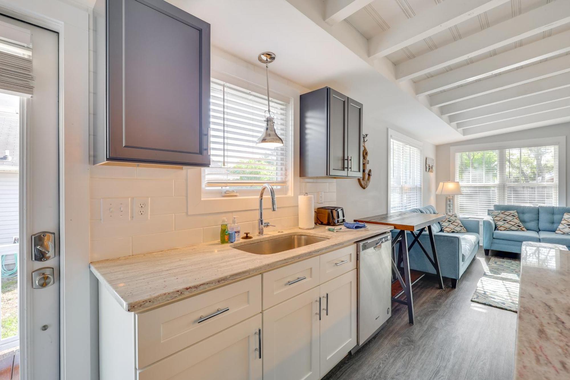Modern Oak Island Escape 1 Mile To Long Beach! エクステリア 写真