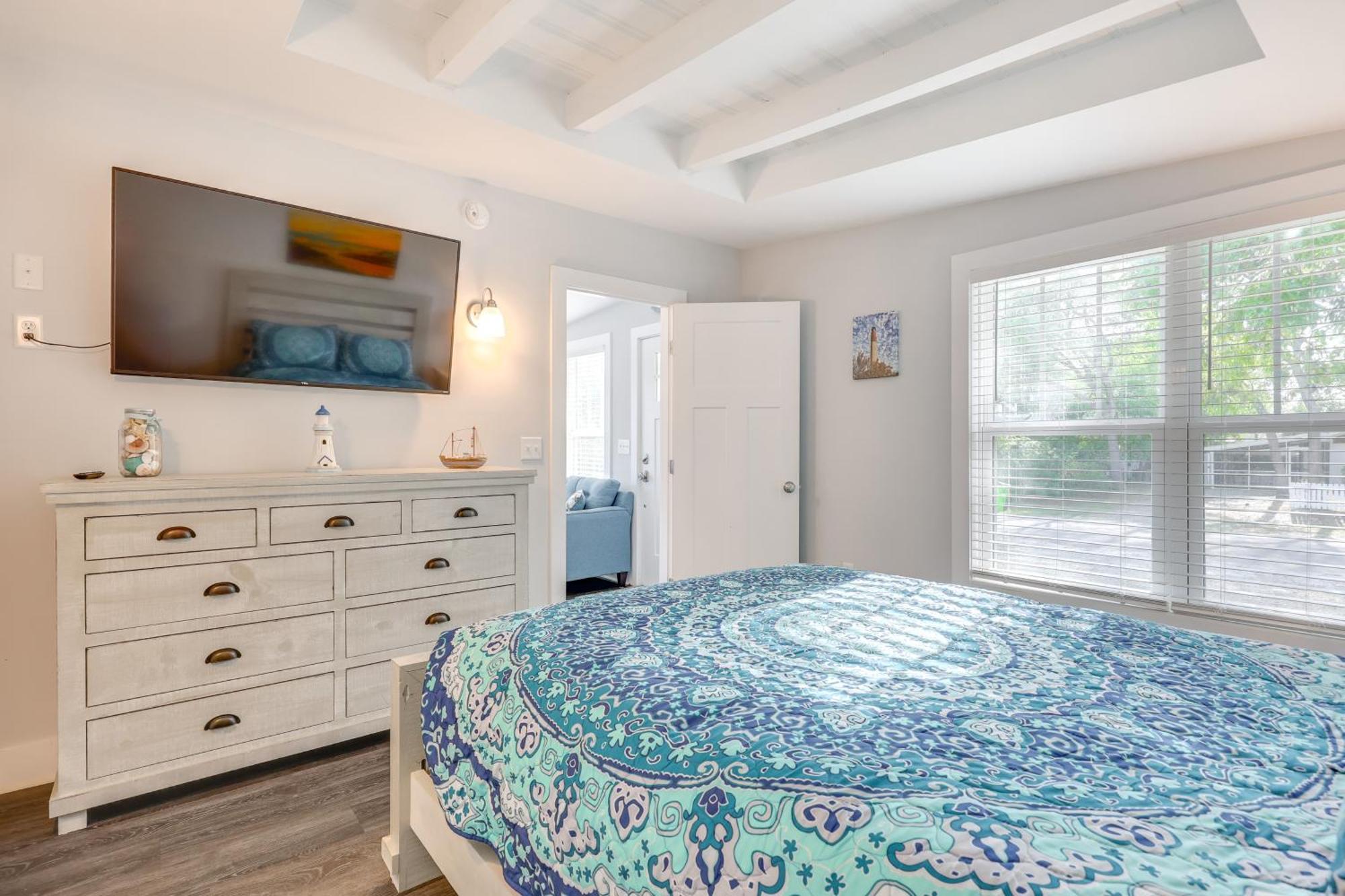 Modern Oak Island Escape 1 Mile To Long Beach! エクステリア 写真