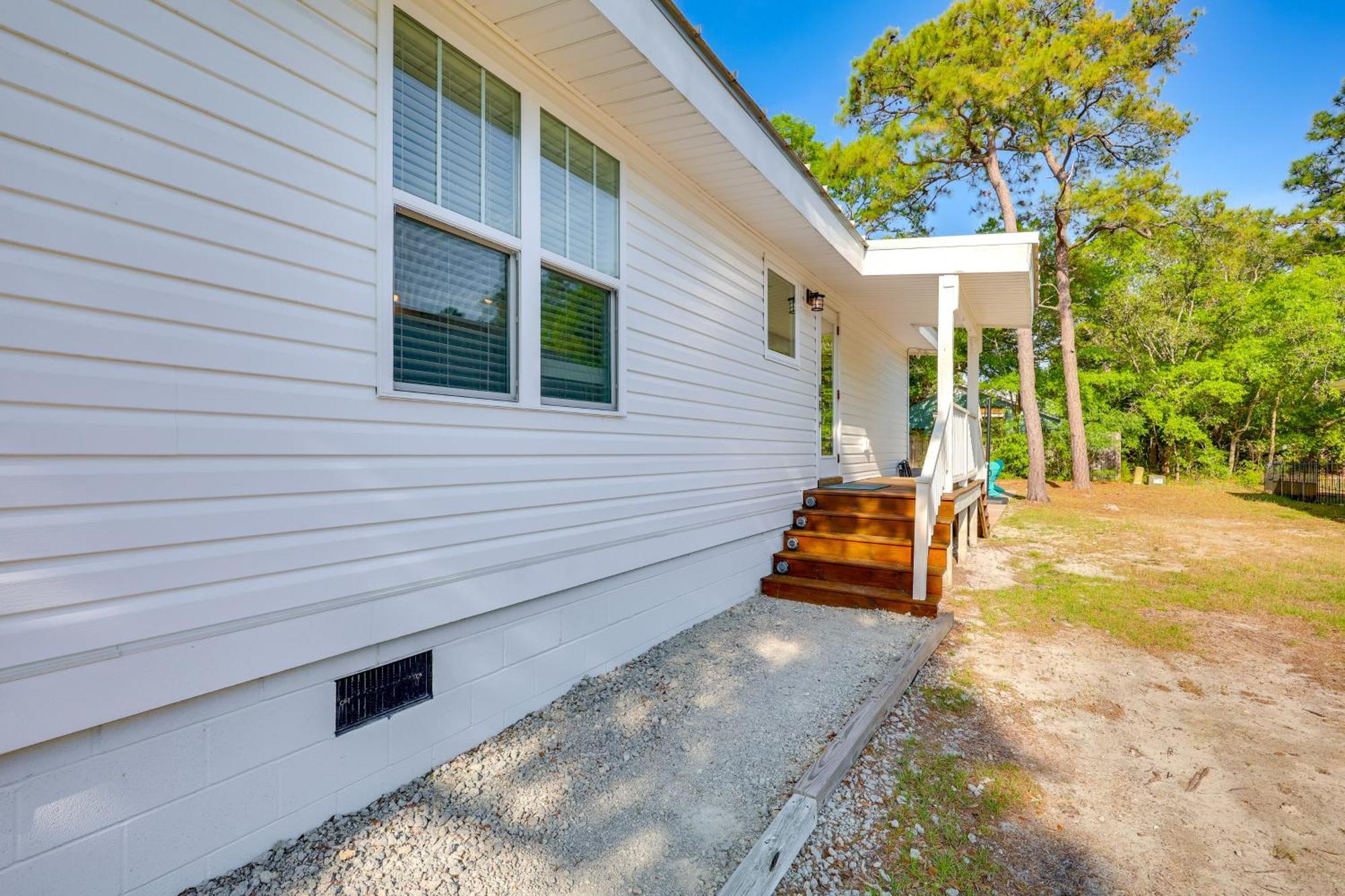 Modern Oak Island Escape 1 Mile To Long Beach! エクステリア 写真