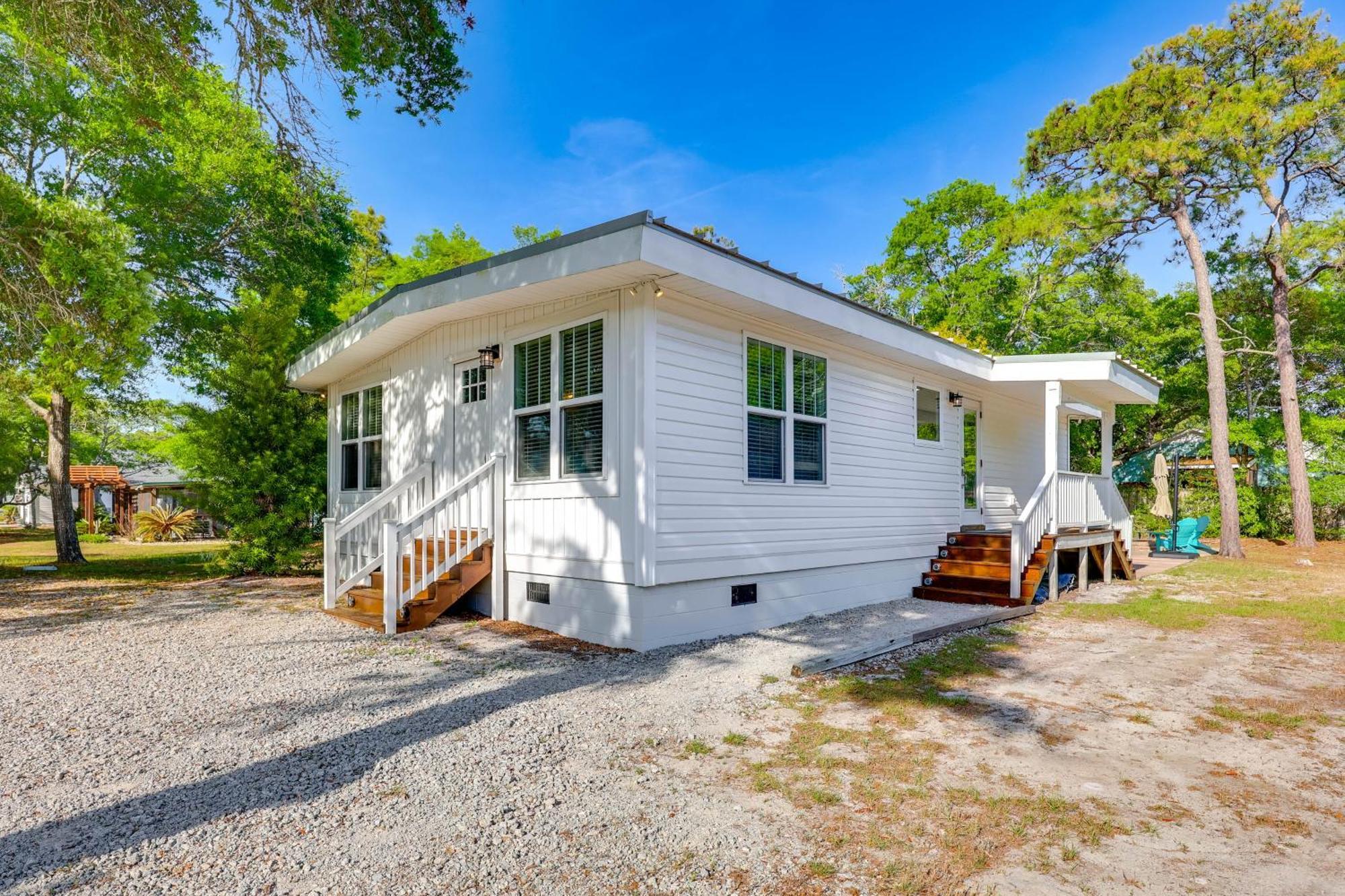 Modern Oak Island Escape 1 Mile To Long Beach! エクステリア 写真