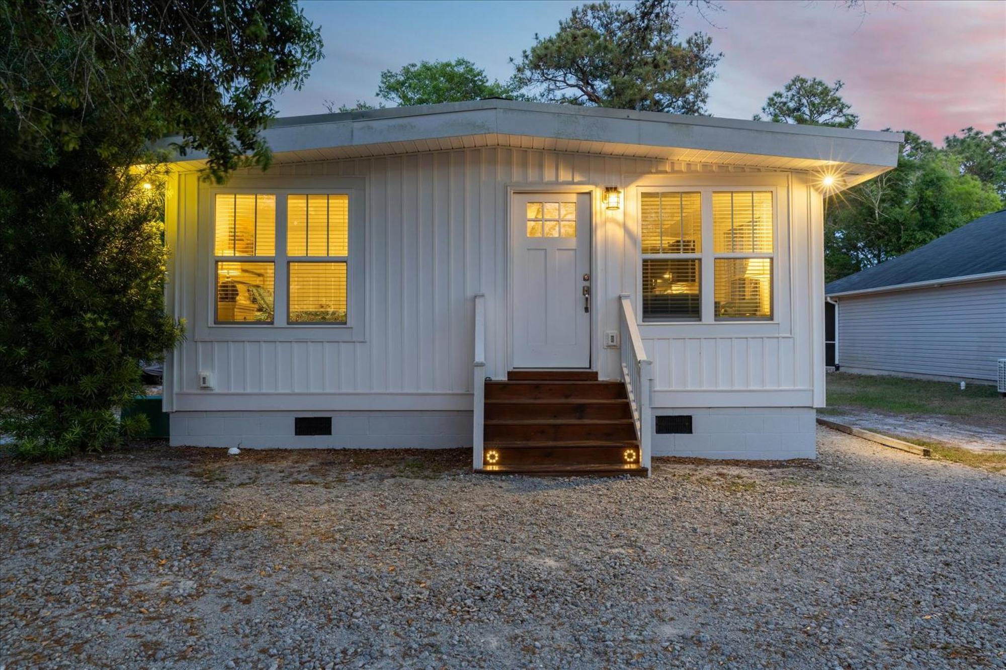 Modern Oak Island Escape 1 Mile To Long Beach! エクステリア 写真