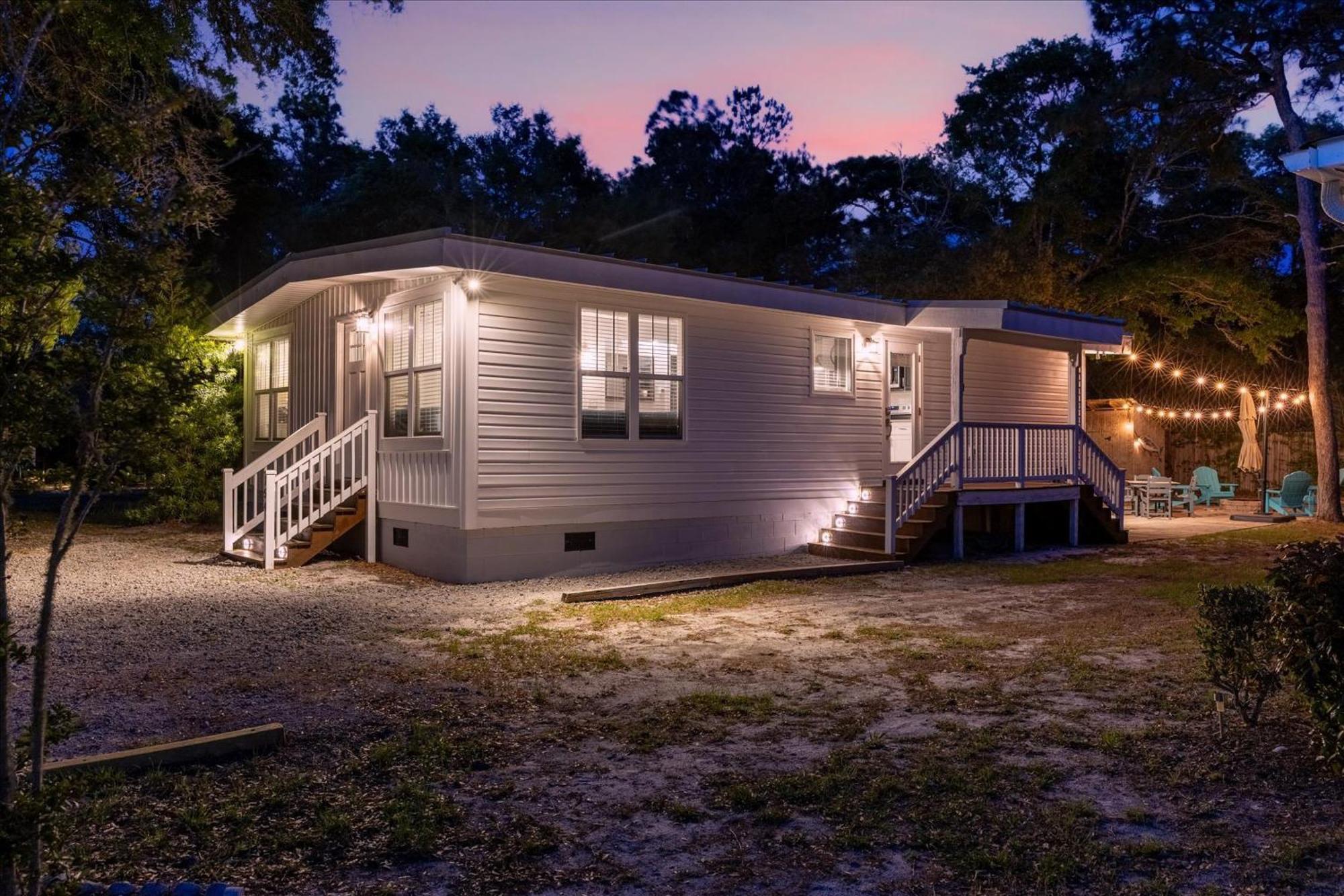 Modern Oak Island Escape 1 Mile To Long Beach! エクステリア 写真