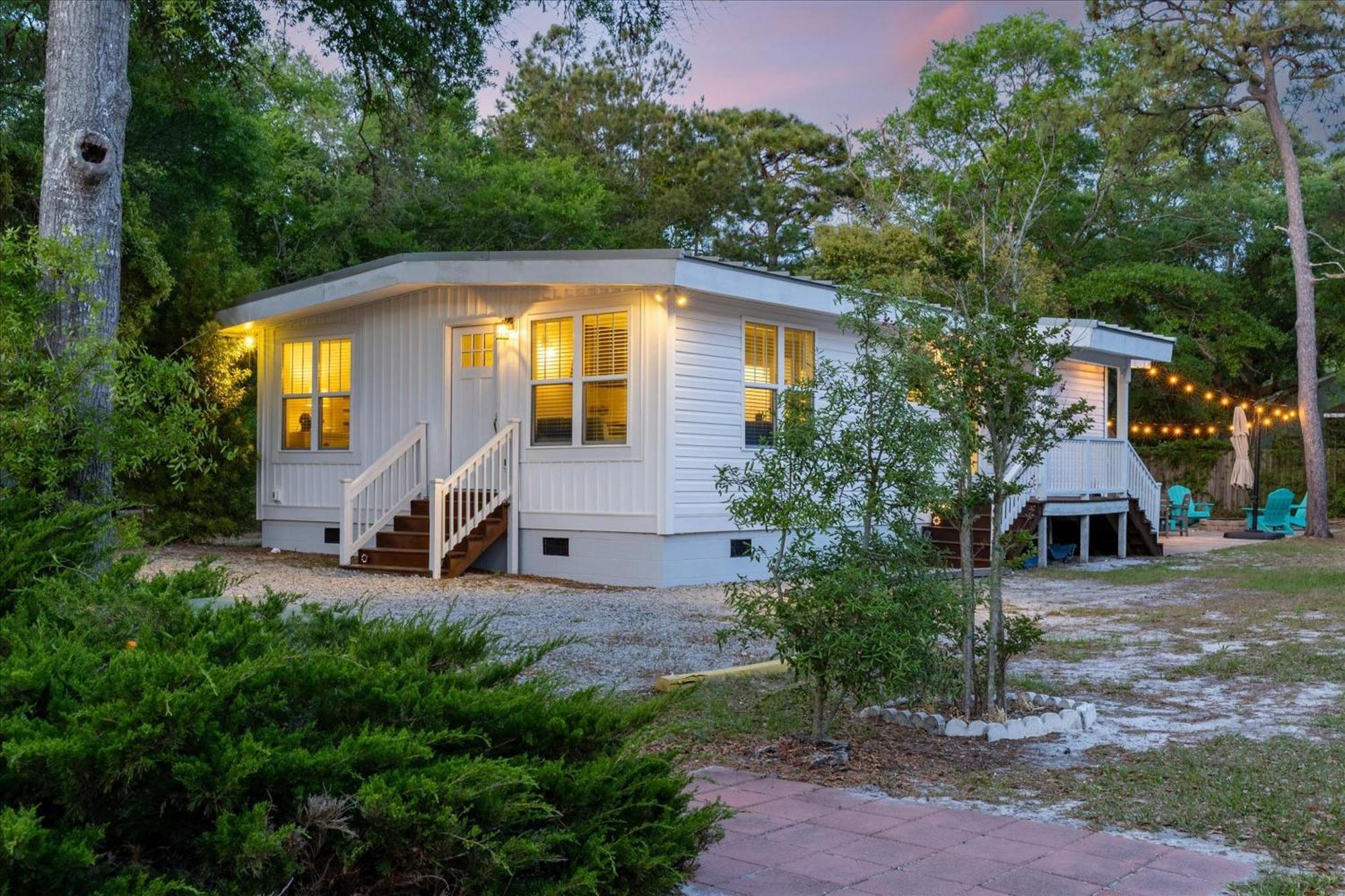 Modern Oak Island Escape 1 Mile To Long Beach! エクステリア 写真